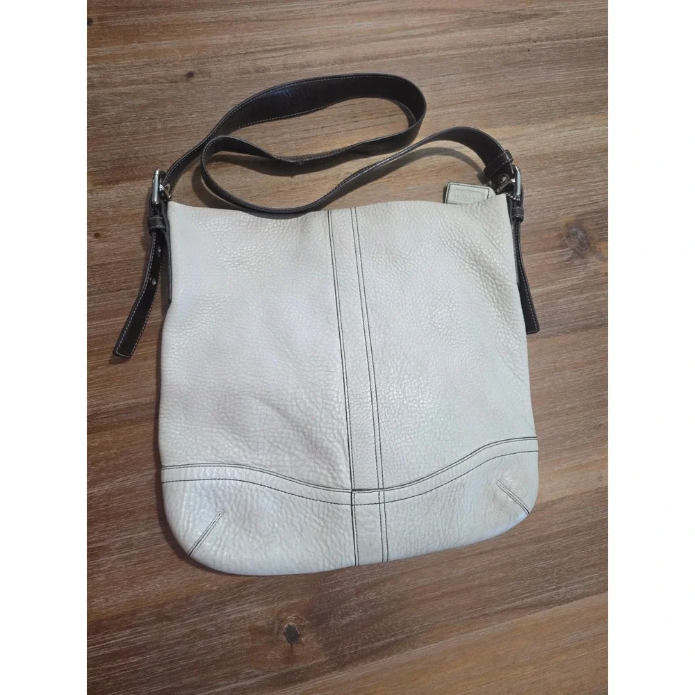 Coach Vintage Pebbled Leather Crossbody Shoulder Y2K Vintage Bag.
